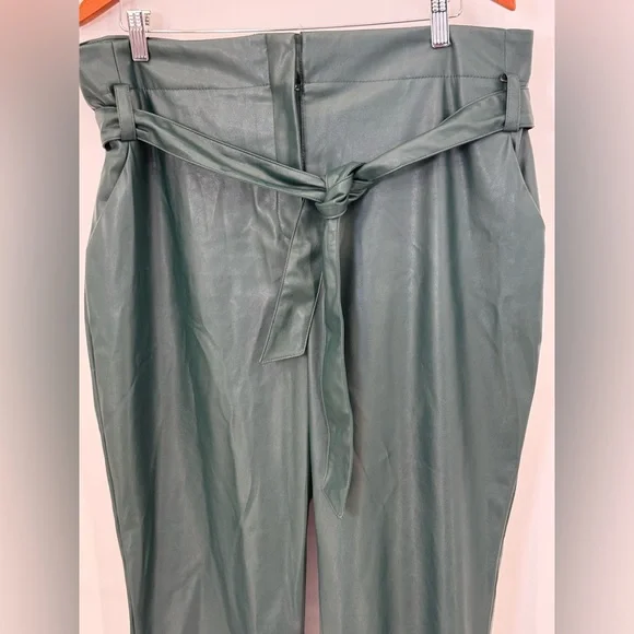 NY & Company Faux Leather High Waist Belted Straight Leg Dark Green Pants SZ 16 - Picture 2 of 9